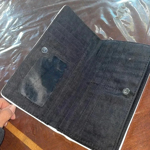 Ashley M artist series wallet - Picture 4 of 6